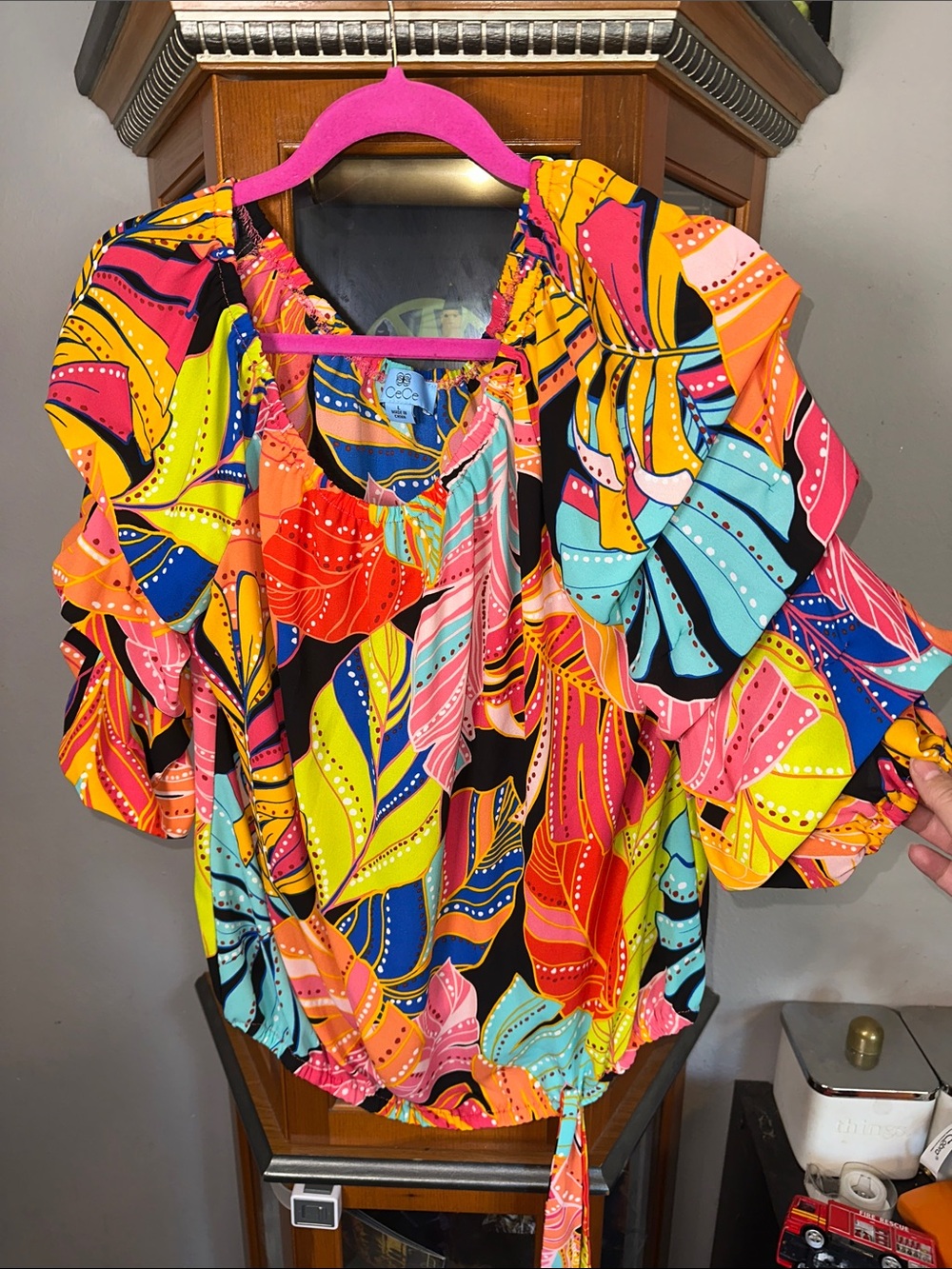 CeCe Multicolor Ruffle Sleeve Tie-Hem Blouse